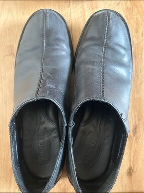 Born Men's Slip-On Loafers in Dark Brown Leather